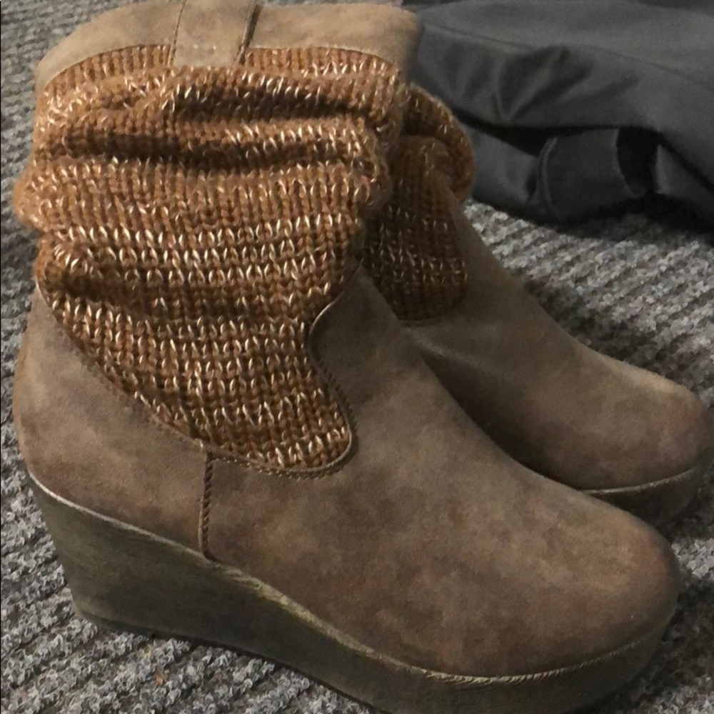 Mukluks Quinn wedge slouch boots